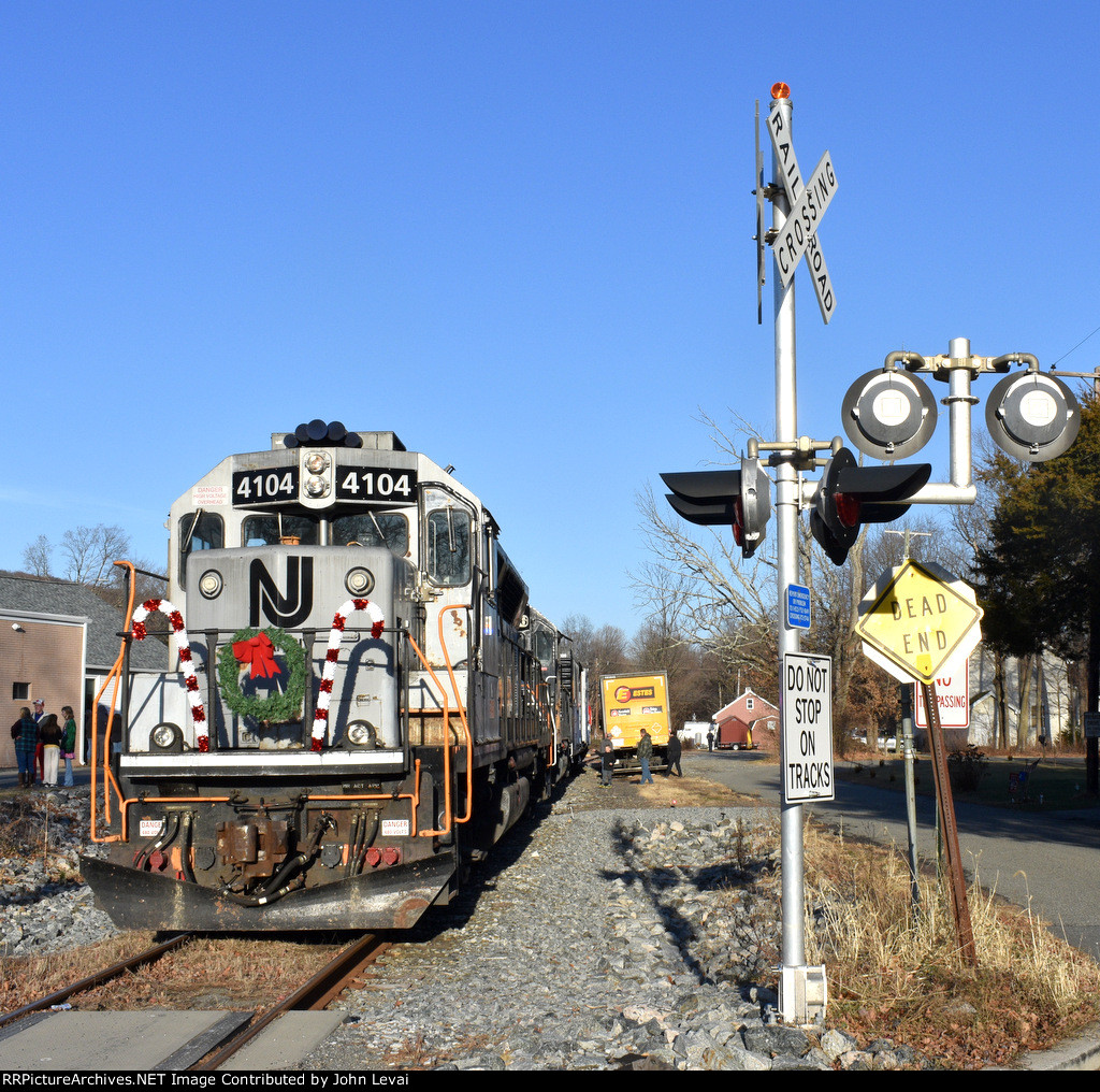 TFT Train stopped at the Flanders Fire Department